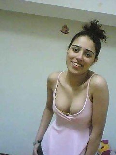 Skinny Hot Naked Arabian Girls - Arabic GF - PornPicsAmateur.com