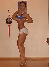 Naked Muscle Girls photo 4 of 4