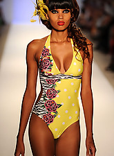 Fashion TV photo 10 of 12