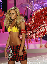 Fashion TV photo 11 of 12