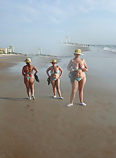 Real Mature Women photo 3 of 5