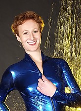 MILF Kiss photo 3 of 15