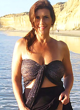 Mature Pussy Pics photo 4 of 5