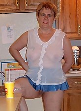 Mature Nudes photo 1 of 5