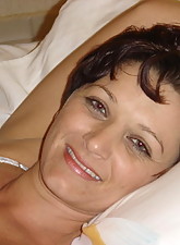 Mature GF photo 8 of 12