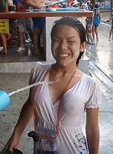 Ladyboy Uploads photo 5 of 6