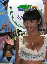 Ladyboy Uploads photo 2 of 6