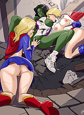 Nicole Heat photo 1 of 6