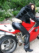 Spandex Voyeur photo 6 of 8