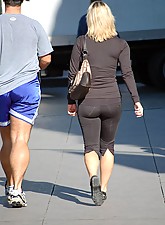 Spandex Voyeur photo 4 of 7