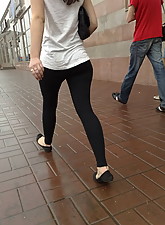 Spandex Voyeur photo 5 of 8